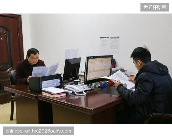 重奖带来的激励与纪律松懈风险并存，考验德萨布尔对球队的管理手腕。